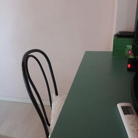 Vite Dipinte 1 Bilocale In Langa Apartman Novello Kültér fotó