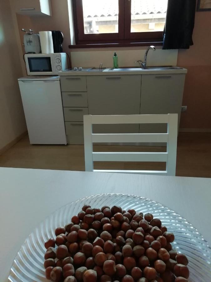 Vite Dipinte 1 Bilocale In Langa Apartman Novello Kültér fotó