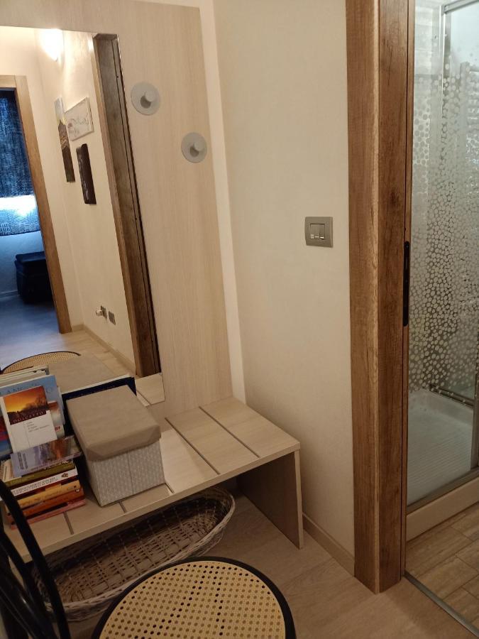 Vite Dipinte 1 Bilocale In Langa Apartman Novello Kültér fotó