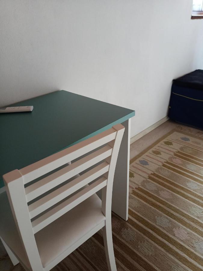 Vite Dipinte 1 Bilocale In Langa Apartman Novello Kültér fotó