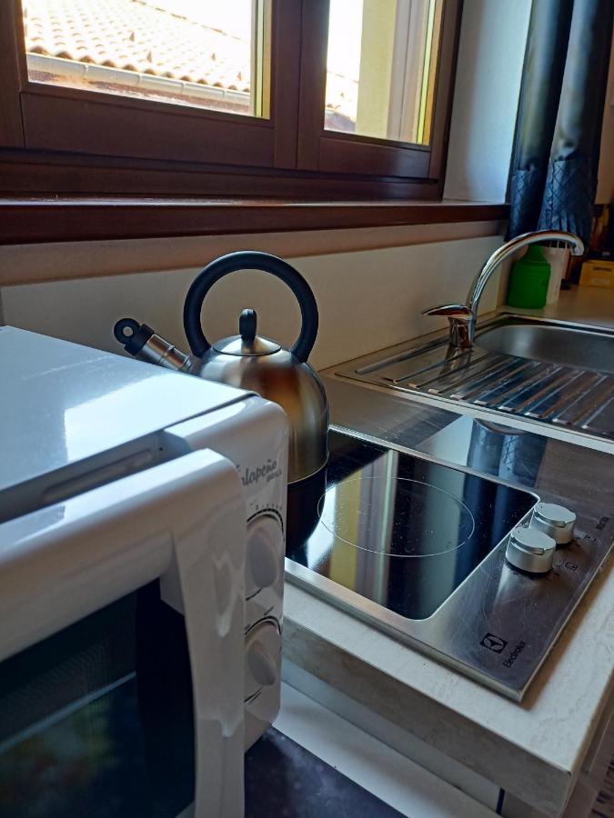 Vite Dipinte 1 Bilocale In Langa Apartman Novello Kültér fotó
