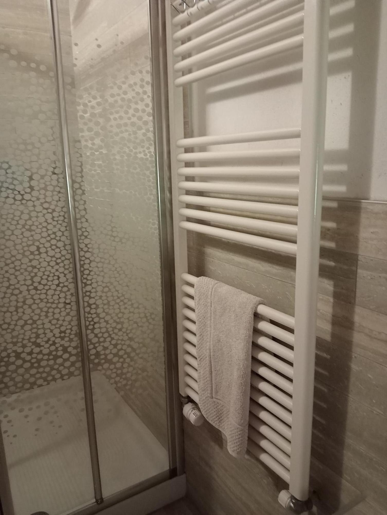 Vite Dipinte 1 Bilocale In Langa Apartman Novello Kültér fotó