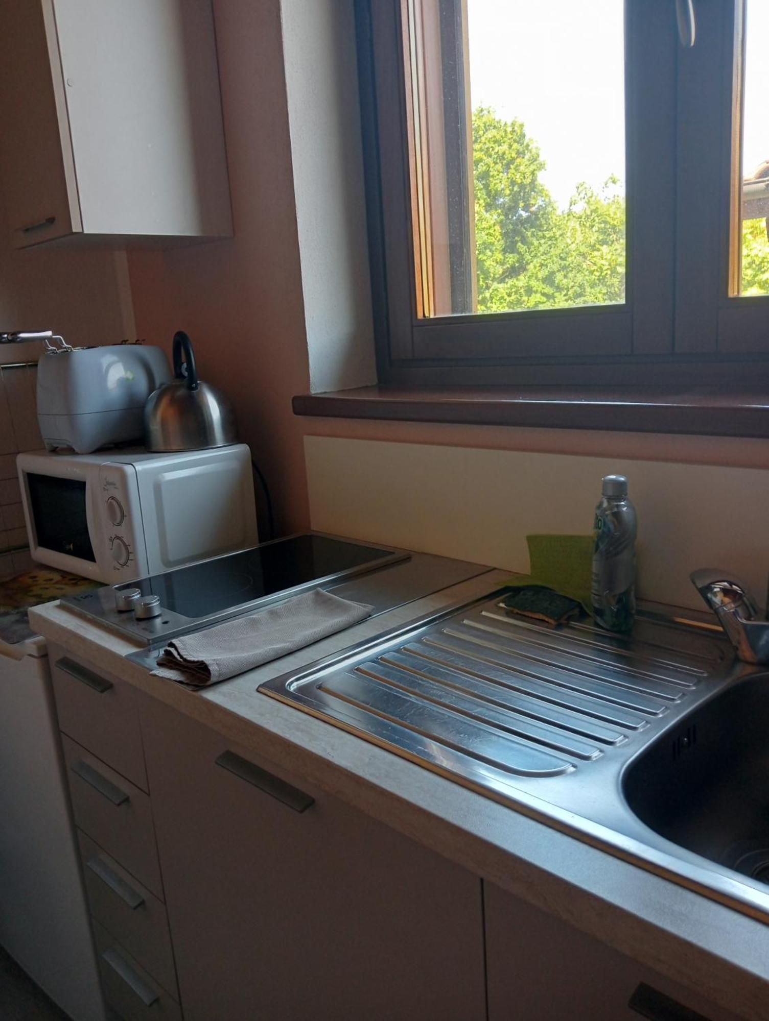 Vite Dipinte 1 Bilocale In Langa Apartman Novello Kültér fotó