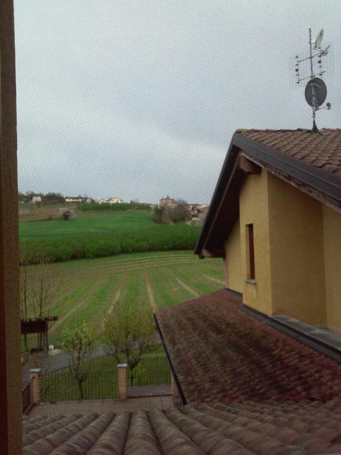 Vite Dipinte 1 Bilocale In Langa Apartman Novello Kültér fotó
